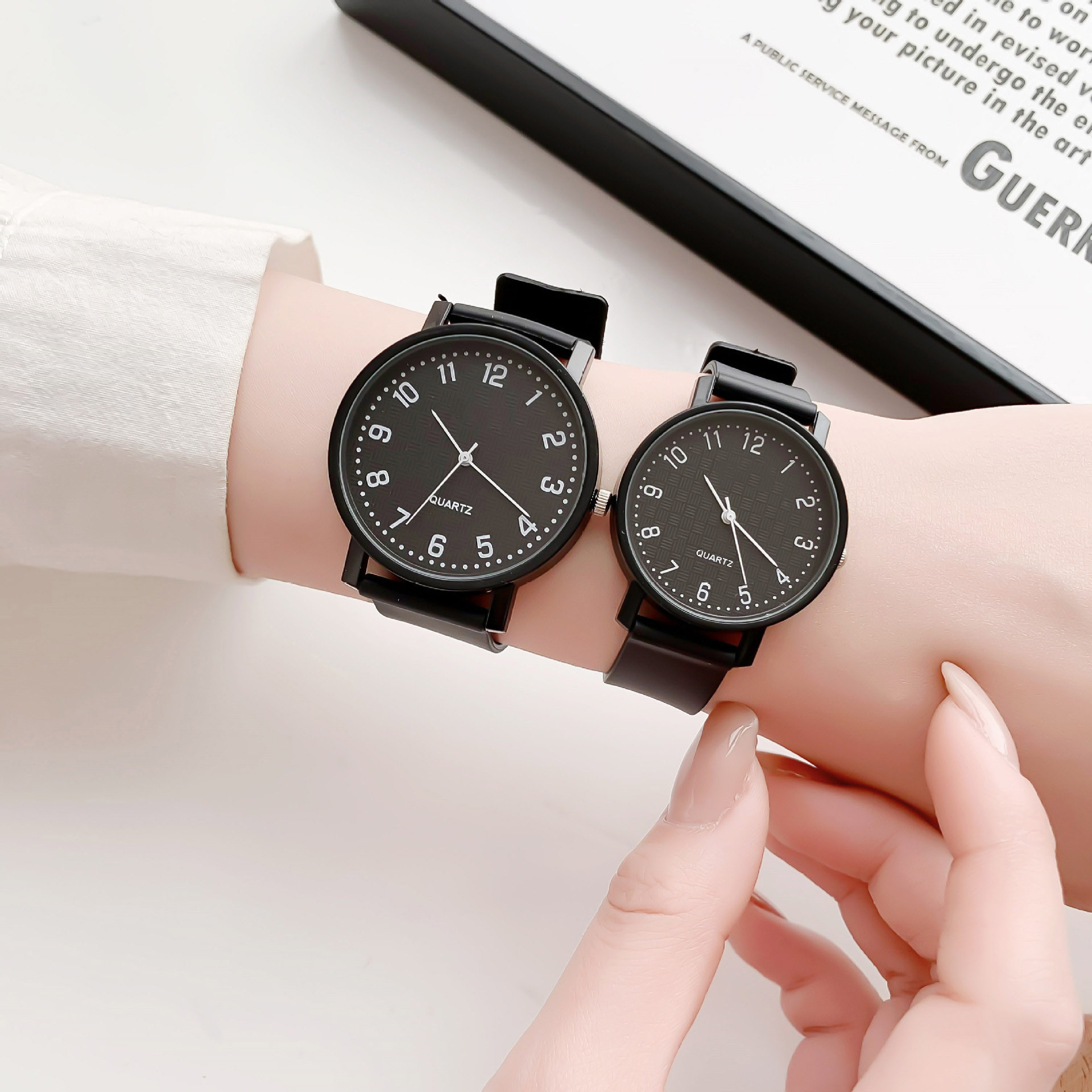 여성을위한 간단한 블랙 시계 쿼츠 시계 실리콘 스트랩  - Silicone Band Women 리뷰 및 가격
